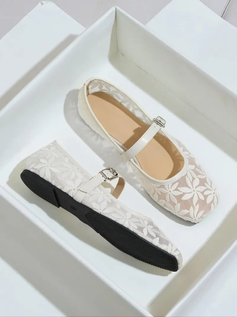 Noirelle Lace Flats