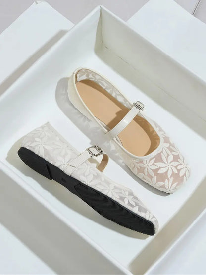 Noirelle Lace Flats
